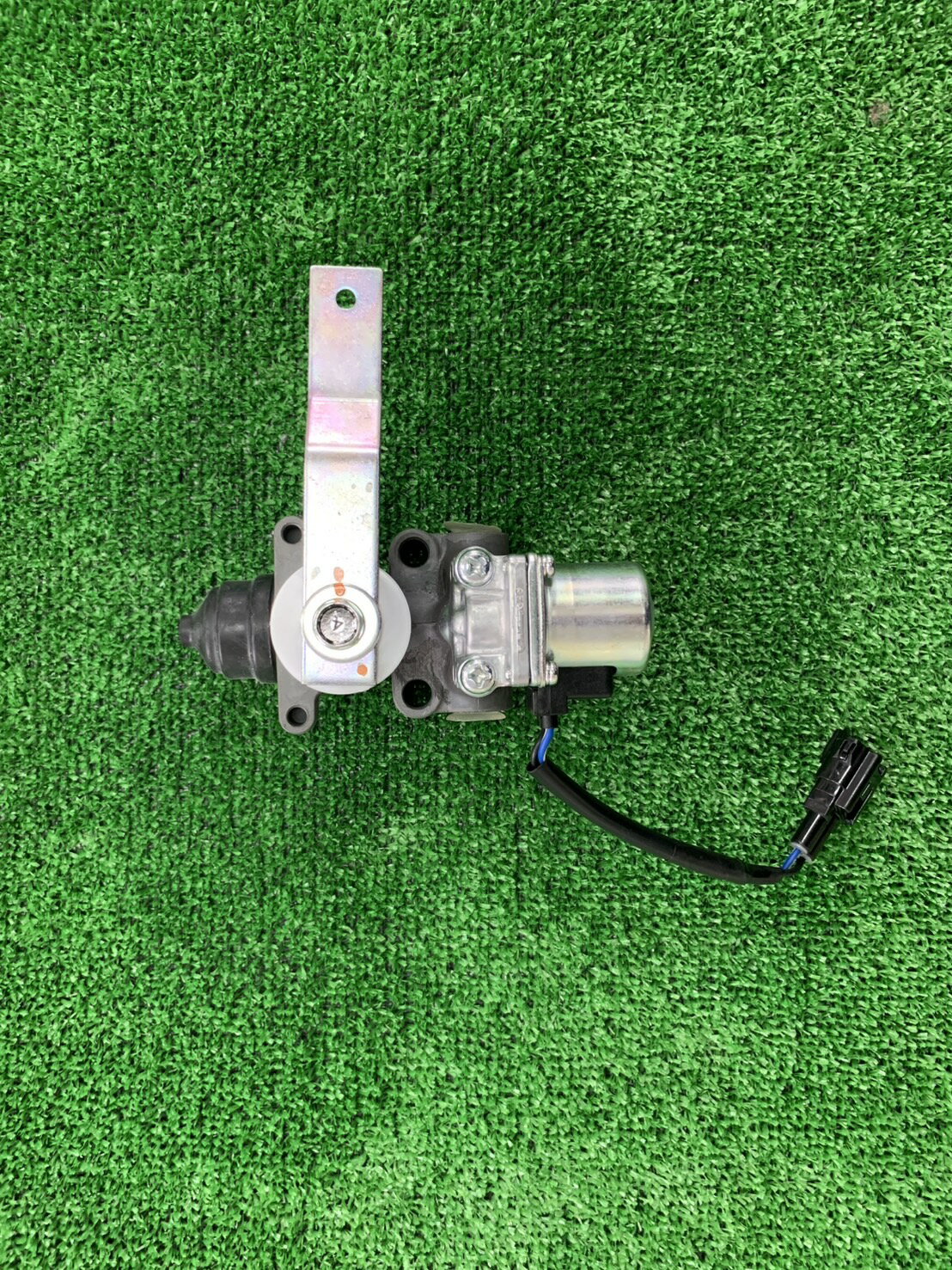 レベリングバルブ 新品 いすゞ ギガ CXM/CYL/CXY/CYY/CXE/CXZ/EXY/EXZ 8-98208-757-0 1523270001 三輪精機新品対応