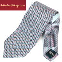 NECKTIE SPEC ブランド フェラガモSalvatore Ferragamo ベース色 ネイビー 柄/色　 ハチ モチーフ柄/ライトブルー・白・エンジ 素材 シルク100％ サイズ 大剣幅8cm、長さ約148cm※裁断の具合により多...