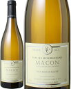 ワイン名 Macon Aux Bois d'Allier / Domaine Cordier Pere et Fils ワイン種別 白ワイン ブドウ品種 シャルドネ100％ 生産者 ドメーヌ・コルディエ・ペール・エ・フィス 産地 フランス・ブルゴーニュ / マコネー 原産地呼称 マコン アルコール度数 13.5％ 容量 750ml その他備考コート・ドールから南、マコネー地区で生産される白ワインは、お手頃価格で入手できる爽やかなブルゴーニュ。 スタイルとしては軽いものが中心ですが、中には驚くほど力強いものもあったりしてそのタイプは様々、一口には語れない奥深さもあります。 マコネー地区は高級銘柄のひしめくコート・ドールより格下ではありますが、それらのワインとはまた異なった魅力を持つ、親しみやすいワインが多くの人気を呼んでいます。 そう、マコネーは「格下」のはずなんですが…なんとこのマコネーから、ブルゴーニュ全体でNO.1の評価を獲得した生産者が出現したという、驚きのビッグニュースが飛び込んできました！ シャブリからモンラッシェまで、ブルゴーニュの白ワインには数々の銘醸地があり、また多くの名生産者が存在している中で、マコネーからこのような評価に選出されるのはかなり異例な事です！その生産者こそ今回ご案内するドメーヌ・コルディエ、文句無しにマコネーでトップクラスの造り手！ このドメーヌをブルゴーニュNO.1として評したのはブルゴーニュ・オージュルディ、ブルゴーニュに特化した情報を発信するワイン専門誌です。 さらにル・ギデ・ド・ヴァン・ド・ブルゴーニュというワイン誌においても、ドメーヌ・コルディエのプイィ・フュイッセがブルゴーニュNO.1を獲得、さらにはあのロバート・パーカー氏まで…●「マコネーのワインがどれだけ偉大になるかの証明だ！」と絶賛し5つ星生産者にランキング、もはやマコネーにおいてだけでなく、ブルゴーニュでもトップクラスの地位に登りつめようとしているのです！ ドメーヌ・コルディエがここまで名を上げたのには相応の理由がありました。 コルディエ家は1940年よりブドウ栽培を行ってきましたが、1989年に現当主のクリストフさんが跡を継いでから、急速にその名が知られるようになります。 このクリストフさんはとにかくワインへの強い情熱を持っており、その哲学は「ワインはブドウの栽培で80％決まる！」、ゆえに畑仕事は非常に厳格な手作業で、収量の抑制も厳しく行い、収穫のタイミングは遅摘みで、ブドウが最高の状態に熟すのを見計らいます。 ドメーヌ・コルディエはこうした徹底的な品質へのこだわりにより、正真正銘マコネー地区の白ワインにも関わらず、その内容はコート・ドールの高級銘柄を思わせるという、非常に高い完成度を誇っているのです！ マコネー地区からブルゴーニュNO.1の評価を獲得する、異質とも言える生産者！ パーカー氏をはじめ評論家も絶賛、その実力はブルゴーニュ全体でもトップクラス！ ドメーヌ・コルディエが造る究極のマコネー、飲めばこの地区の印象が変わるかも、もう「格下」なんて呼べません！