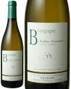 ワイン名Bourgogne Blanc Nobles Terroirs / Domaine Rijckaertワイン種別白ブドウ品種シャルドネ生産者ジャン・リケール生産地などブルゴーニュ　原産地呼称AOCブルゴーニュその他備考ブルゴーニュワイン界の偉人、ジャン・リケール。メゾン・ヴェルジェの創立者で、長年に渡りブルゴーニュ白ワインの偉大な造り手として素晴らしいワインを世に送り出してきました。 1998年に独立し「ドメーヌ・リケール」として自らの名を冠したワインをリリースし始めると、その驚くべき品質によりワイナリーの設立から幾年も立たないうちにプロや批評家たちから高く評価されます。ロバート・パーカーも『傑出したワインを造る生産者』と評価。確かな人気と実力を兼ね備えた生産者なのです。 リケールのワインは美食のパートナー。自身が食事と一緒に飲みたいワインを造るということを常に意識しており、ゆっくりと時間をかけて飲むことで彼のワインは本領を発揮します。レストラン界も彼のワインを高く評価しており、ミシュラン三つ星のトップレストランの多くも彼のワインをオンリストしています。 マコネの北部を中心とする自社畑の樹齢の古い古木から厳選したブドウを収穫。過剰に手を加え、繊細さを失った厚化粧のようなシャルドネに異を唱えるリケール。このブルゴーニュ・ブランは、シャルドネの本来の繊細さ、ミネラル感、フィネスを存分に発揮した美しくエレガントな白ワインです。