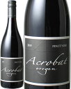 ワイン名Acrobat Pinot Noir / King Estateワイン種別赤ブドウ品種ピノ・ノワール生産者キング・エステート生産地などアメリカ　オレゴン原産地呼称オレゴンその他備考2009年にキング・エステートの1ブランドとして誕生したアクロバット。現在ではブランド・オーナーは変わりましたが、オレゴンのウィラメット・ヴァレー、アンプクア・ヴァレー、ローグ・ヴァレーのブドウを使用し、「カジュアル」「誠実」「信頼できる」ワインを作りだしています。鮮やかなアメリカン・チェリーとラズベリーのリッチで果実味豊かな香りに、ヘーゼルナッツのニュアンスが加わっています。 味わいは香りに同調し、熟したイチゴとダークチョコレートの後、まるで森林にいるような爽快さと落ち葉やクローブのスパイシーが続きます。カジュアル・ラインのオレゴン・ピノ！ぜひお試しください！