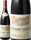 ワイン名Nuits Saint Georges / Charles Noellatワイン種別赤ブドウ品種ピノ・ノワール生産者シャルル・ノエラ生産地などブルゴーニュ　コート・ド・ニュイ　ニュイ・サン・ジョルジュ　原産地呼称AOCニュイ・サン・ジョルジュその他備考シャルル・ノエラと言えば、ブルゴーニュ好きの方ならば、「おっ、あのシャルル・ノエラか！」と一目置かれる存在だと思って頂けると思います。 かつてシャルル・ノエラはブルゴーニュ最高峰の生産者として、最盛期には神様「アンリ・ジャイエ」と並び評された程の、伝説のドメーヌです。 そう、伝説ということは・・・ 実はもう現存しないドメーヌなんです！！ シャルル・ノエラの所有畑は、1988年に有名なドメーヌ・ルロワ社に買収をされました。 ルロワはそれからさらに規模を拡大し、今でも偉大なワインを生み出し続けていますが、実はシャルル・ノエラという商標(ブランド)だけはそのままにしていたんです！ そういった背景の為、名前はシャルル・ノエラでも中身は本人が作っているワインではもちろんありません。それを、かつてのシャルル・ノエラ当主の甥であり、ネゴシアンのメゾン、セリエ・デ・ウルシュリーヌの当主が譲り受けて運営しています。 シャルル・ノエラのワインは、当店でも長年人気があり、特に時たまスポットで入荷するバックヴィンテージは非常に根強いファンが多くいらっしゃいます。 というわけで今回ご紹介したいのが、ブルゴーニュ・ニュイ地域の穴場的な銘醸地… ●ニュ・サン・ジョルジュ！ コート・ド・ニュイの最南端に位置するニュイ・サン・ジョルジュ。ブルゴーニュの宝石とも呼ばれるヴォーヌ・ロマネと、地続きとなっている北部の畑では、ワインの要素にもヴォーヌ・ロマネを彷彿とさせる、繊細でエレガンスを纏った印象の産地です。 ニュイ・サン・ジョルジュの町は、コート・ド・ニュイにおけるワイン産業の経済的な中心地となっており、フェヴレをはじめとした有名メゾンも本拠を置いています。産地としてのポテンシャルも十分なもので、高い評価を受けているワインもたくさんあり、コート・ドールのブルゴーニュとして恥じない実力があります。 さらに、今回入荷してきたのは、ブルゴーニュ・コート・ド・ニュイ地区としては良年とされる… ●2007年のバックヴィンテージ！ フィネス溢れるワインを生み出したグッド・ヴィンテージとなりました！ 今回は長年根強い人気を誇る伝説のシャルル・ノエラシリーズから、ニュイ・サン・ジョルジュのしかも当たり年のワインをお買い得な… ●8503円！(税込) でご案内します！ 高騰するブルゴーニュワインで、コート・ド・ニュイ地域の村名クラス＆当たり年バックヴィンテージがこの価格で出せるのは、正直かなりお買い得です。 輸入元様からのスポット品ということで、確保できた数量はあまり多くはありません！ 是非この機会に、人気シリーズのバックヴィンテージを味わってみてはいかがでしょうか？ 今は無き伝説のドメーヌ、シャルル・ノエラからバックヴィンテージ大放出！ ニュイ・サン・ジョルジュ＆良年2007年産！