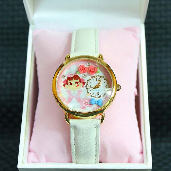 特製ペコちゃん腕時計YEAR'S 2014【新品同様品】不二家 ペコちゃん ポコちゃんペコポコ ミルキーのサムネイル