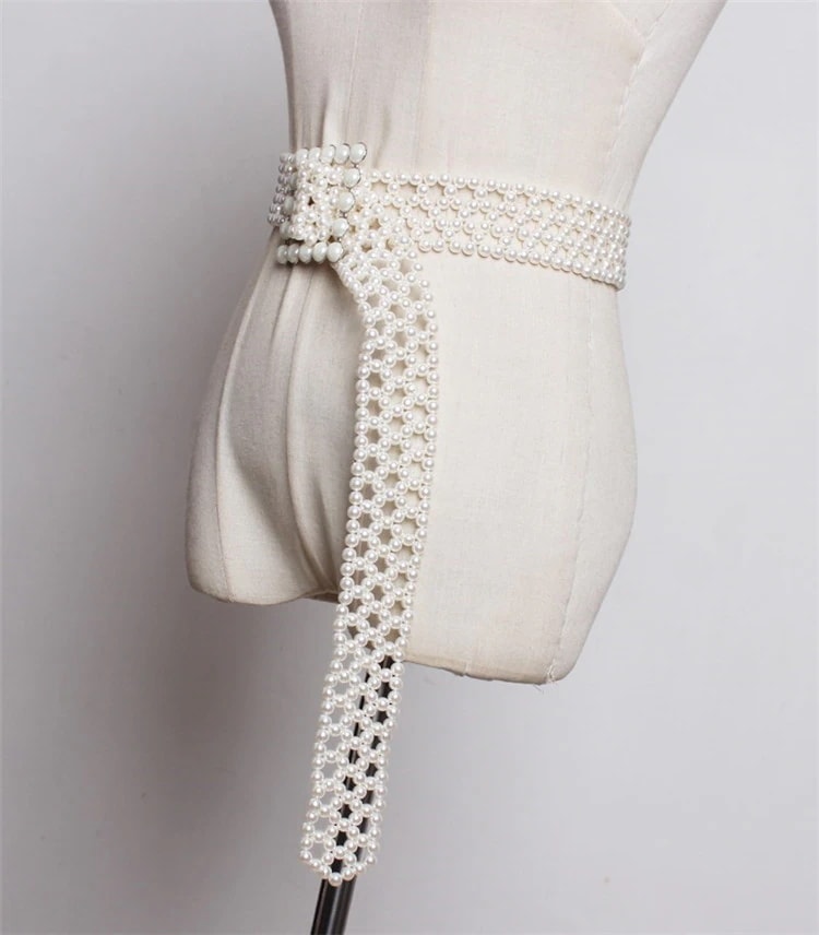 おしゃれでカジュアルなスイートホワイトパールベルト