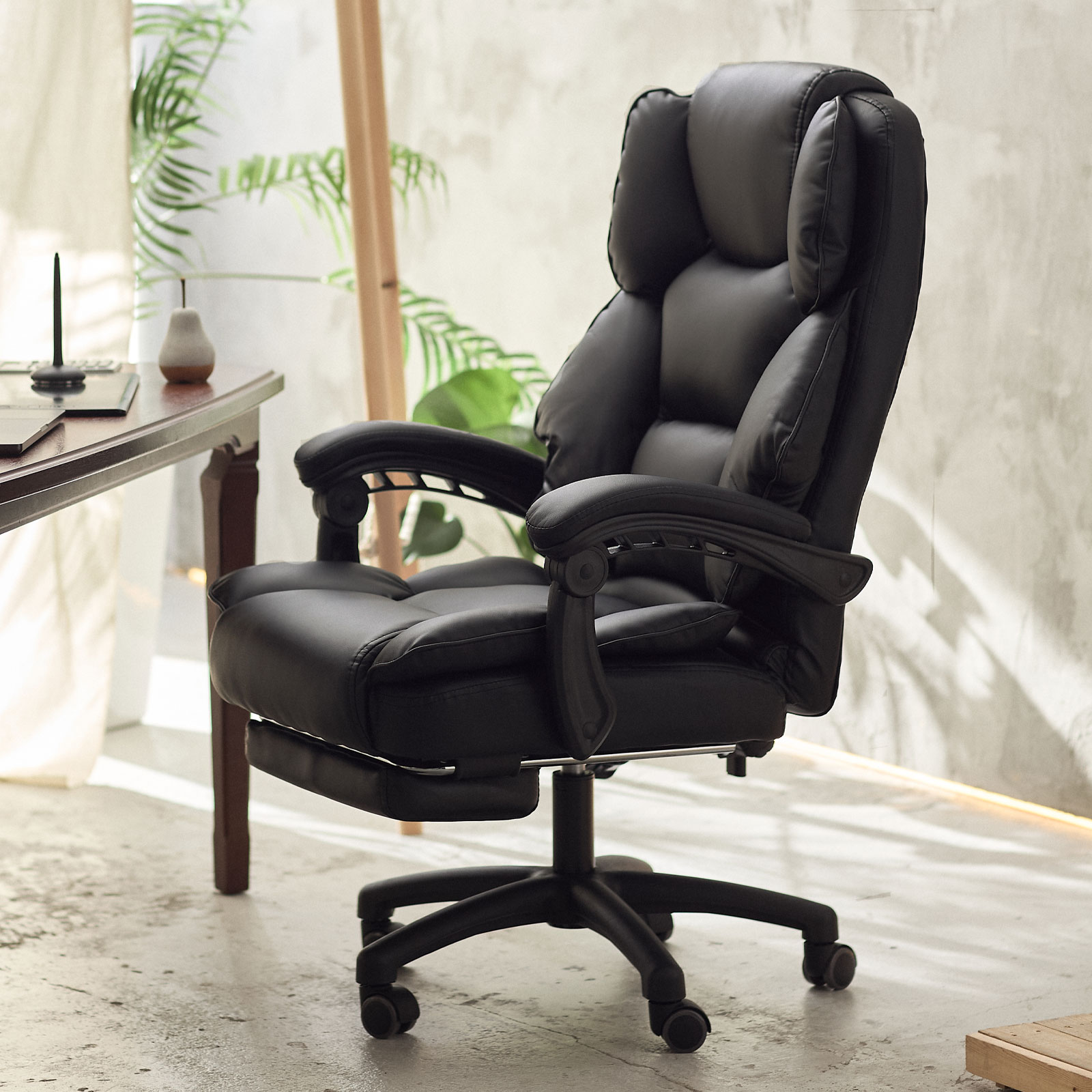 「公式メーカー直営」オフィスチェア ゲーミングチェア デスクチェア (ポケットコイル搭載） PUレザ 高級感　おしゃれ　リクライニングチェア 一人掛け 社長椅子 伸縮可能なオットマン