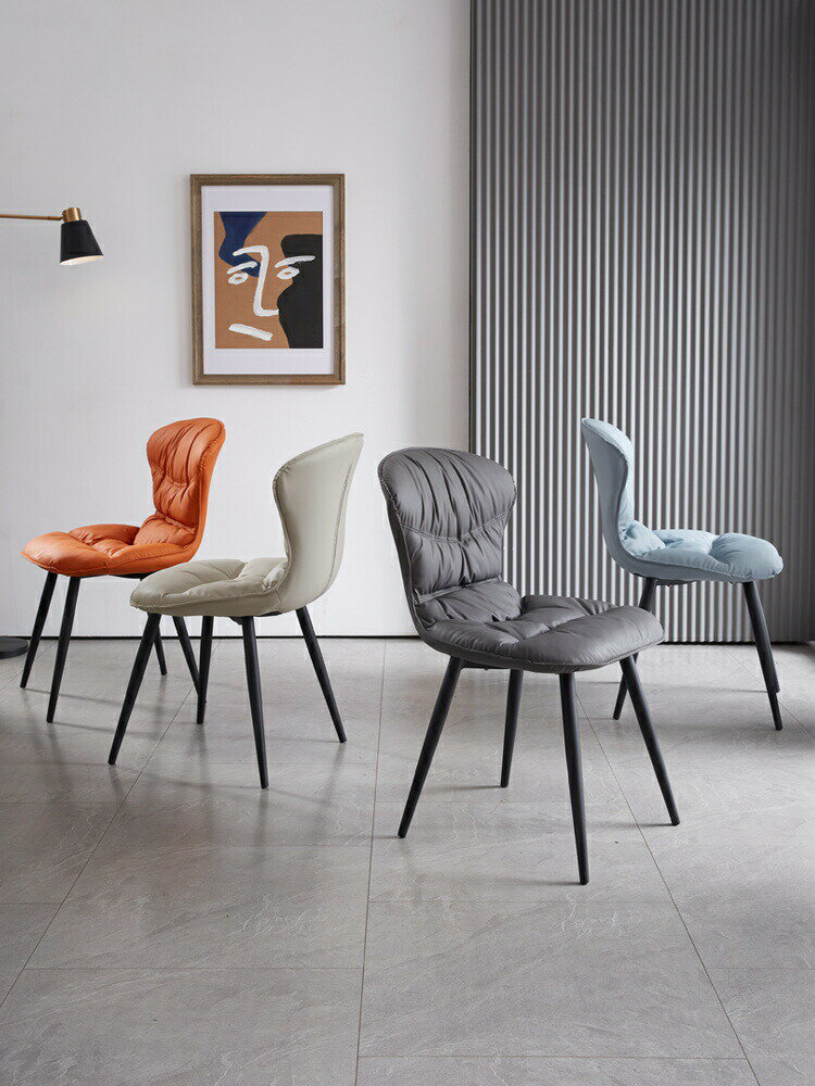 家庭用現代のシンプルなレストランの食事椅子は贅沢なネットの赤い椅子の背もたれの鉄芸ホテルの喫茶店..