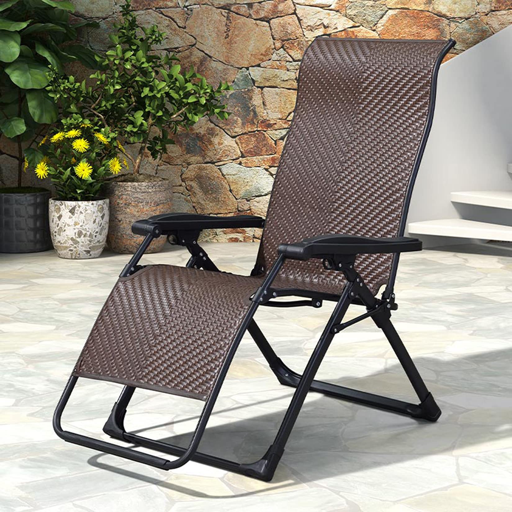 ッドレスト付きラタンゼログラビティチェア、幅広のアームレスト付き屋外調節可能な折りたたみ式ラウンジチェア、プール、パティオ、ビーチ、庭用の頑丈なリクライニングチェア