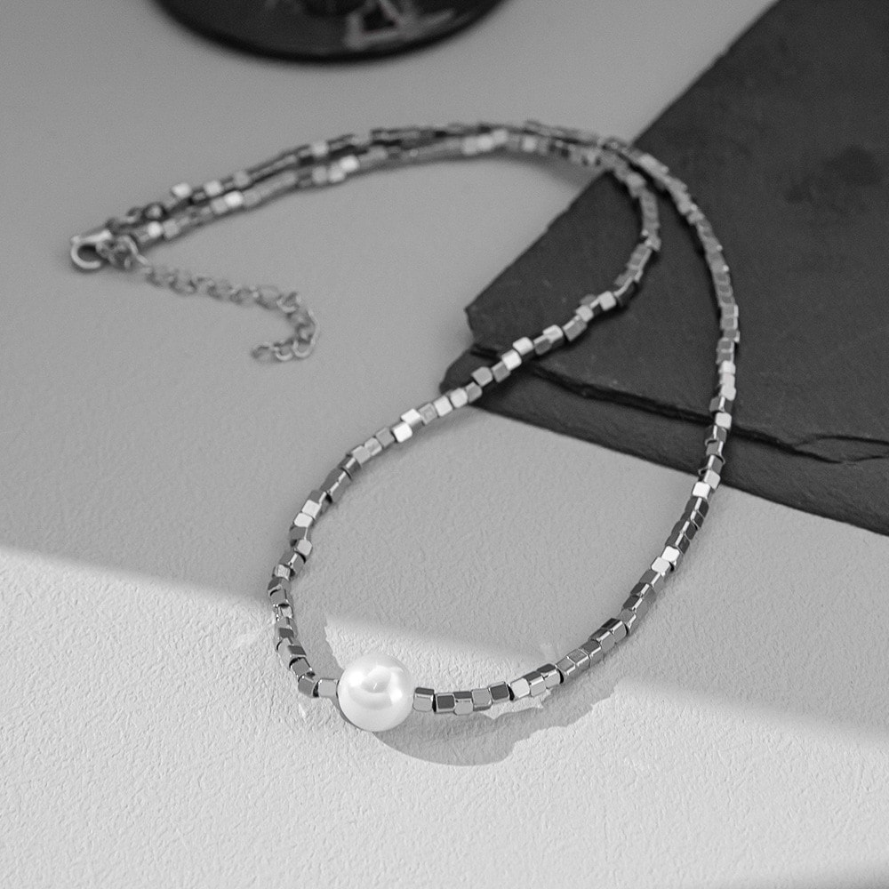 チタン鋼真珠アクセサリーニッチネックレスの韓国語バージョン 女性のシンプルな気質万能鎖骨チェーン..