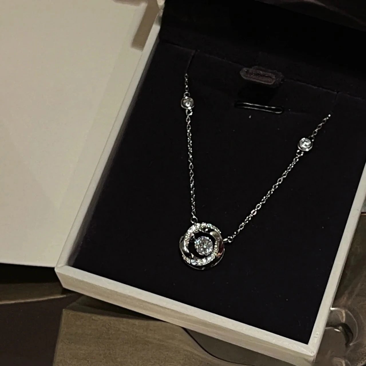 韓国のファッションネックレス、レディースネックレス、ニッチなデザイン、豪華な気質