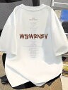 幅広い体型にフィットするユニセックス仕様!200gのホワイトTシャツは、背中にモノグラムの文字がプリントされ、トレンディなタッチでパーソナルなスタイルを演出する。ピュア・コットン製で着心地がよく、通気性も抜群。