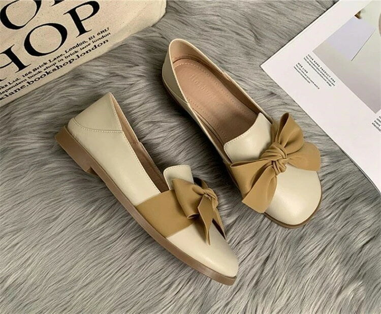 サイズ23、フラットシューズ、浅履き靴、婦人靴、片足靴、小さな革靴、フットスツール。