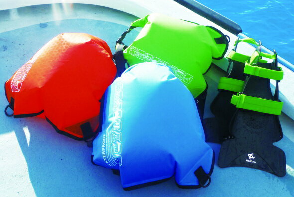 �꡼�եĥ��顼 ¿��ǽ�ɿ�Хå� RA0303������10L��75�ǥˡ���ʥ�������� 3��Ÿ��