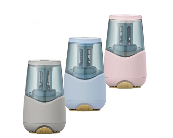 商品情報サイズH145×W88×D88重量372g材質(本体)ABS、PC（切削部）スチール付属品保証付き、microUSBケーブル付き関連商品電池式でどこでも使える! ソニック リビガク フリーキー 乾電池式 電...あんしんけずりミニ ブルー 小学生文具 鉛筆削り 学校文具 文房具...ステッドラー ノリス ジュニア色えんぴつ 12色 色鉛筆 こどもの色え...2,280円1,320円3,500円ステッドラー ノリス ジュニア シャープナー こども 鉛筆削り キッ...くもん こどもえんぴつけずり 青 赤｜鉛筆削り 文房具 入園祝い 入学...お子様用の鉛筆です！ くもん こどもえんぴつ 6B 4B 2B｜鉛筆...770円300円500円くもん こどもえんぴつ もちかたサポーター｜鉛筆 持ち方 文房具 保育...くもん 通常のえんぴつ用 もちかたサポーター｜鉛筆 えんぴつ 持ち方 ...マークシートに最適 ! モノワーク 1.3mm | 1.3 mm シャ...300円300円200円小学生文具 かきかた鉛筆 六角軸滑り止め付2B ピン　G6エンピツ2...小学生文具 小学生色えんぴつ12色 GPY12 サクラクレパス 鉛筆 ...【 10冊セット 】 セキセイ のび〜るファイル エスヤード | A4...924円1,012円3,400円安全性が好評！ クツワ 充電式 鉛筆けずり | 鉛筆 けずり 自動 充電 ミルキーグレー アイスブルー ヌーディーローズ 子ども 学習 文具 小学生 入学祝い リビングにマッチ！学習に最適な充電式鉛筆けずり たくさんけずれて、安全に使える充電式のえんぴつけずり！●空気の力でくっつく吸盤付きで倒れない！外す時はワンタッチで簡単！●フル充電で約200回削ることが可能！●本体を持ったまま簡単ゴミ捨て。・USB充電式で1回のフル充電で200回以上削れる。※充電時間120分・安全設計（オーバーヒート防止機能付き、ムダ削り防止機能付き）・3種類の鉛筆対応（三角軸、六角軸、丸軸）・保証付き、microUSBケーブル付き 5
