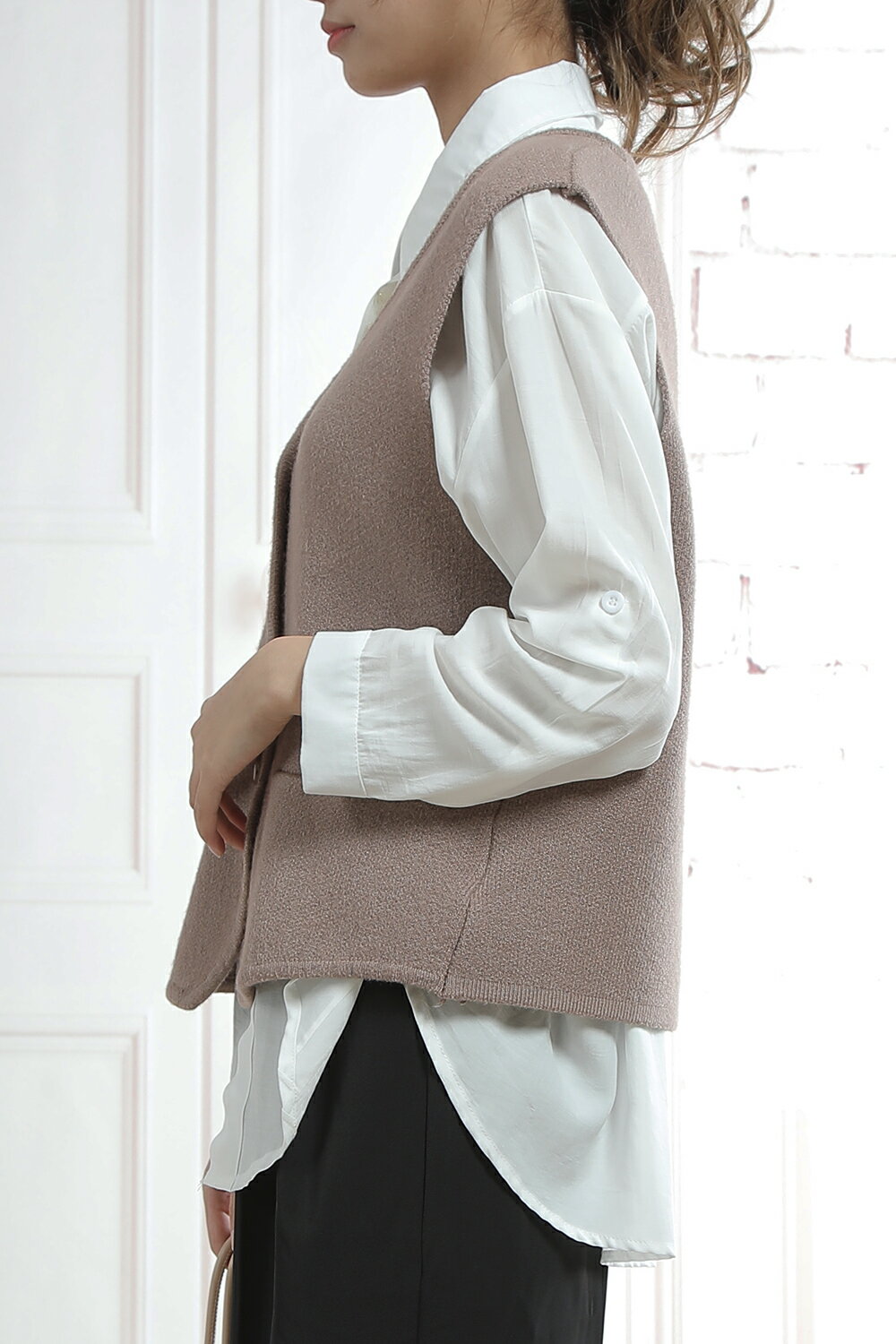 ニット ベスト 前開き レディース Vネック　前ボタン 重ね着　秋冬春 チョッキ　送料無料 ニット カーディガン ノースリーブ ショート丈 ボレロ カーディガン 羽織 シンプル トップス 春 夏 秋 おしゃれ 可愛い 暖かい フォーマル ジレ