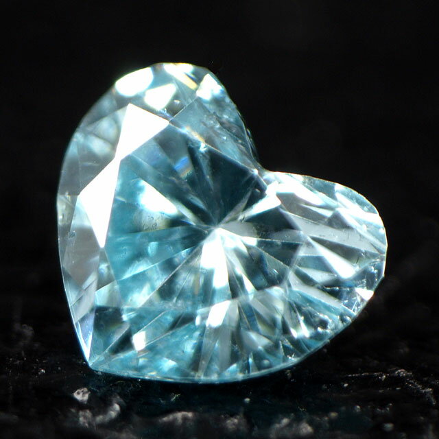 ブルーダイヤモンド (トリートメント) ルース(裸石) 0.035ct アイスブルー系 ハートシェイプ