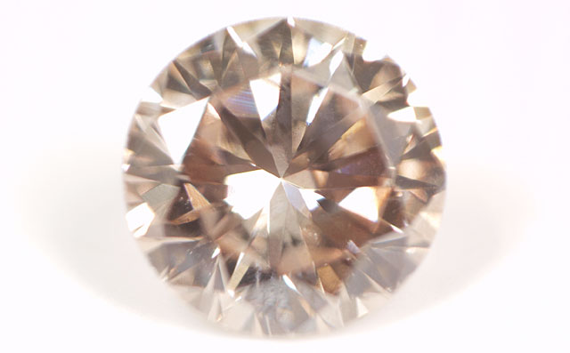 天然ブラウンダイヤモンド ルース(裸石) 0.158ct 蛍光性が「ミディアム・イエロー」　【中央宝石研究所】 【 送料無料 】