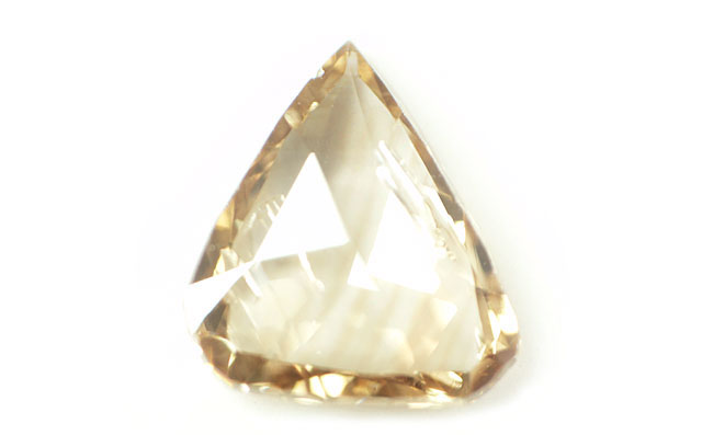 【蛍光性：イエロー系】天然ブラウンダイヤモンド ルース(裸石) 0.067ct, Fancy Light Brown, I-1 【 中央宝石研究所ソーティング 】【 送料無料 】