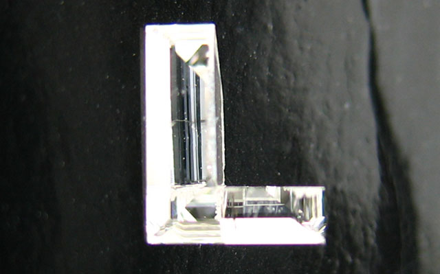 「L」字形 ダイヤモンド ルース 0.109ct, Gカラー, SI-1, 中央宝石研究所　イニシャルが「L」の方へ。【送料無料】