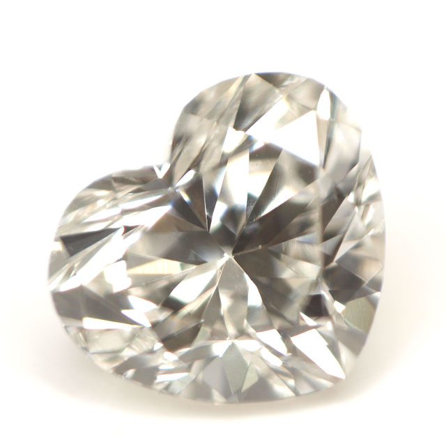 ●ナチュラルのダイヤモンドです。ナチュラルとは、ダイヤそのものはもちろん、色の起源も全て天然の本物のダイヤモンドのことを言います。 ●ハートシェイプのダイヤモンド。 ●とても綺麗なハートの形状です。 ●カラーは「Gカラー」で、僅かに黄色っぽ...