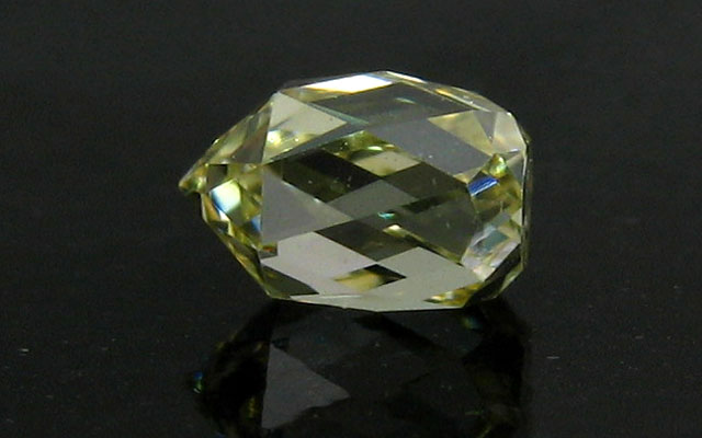 天然ブリオレット・カット 天然イエローダイヤモンド ルース(裸石) 0.164ct, Very Light Yellow ( ベリー・ライト・イエロー ), VS1 【 中央宝石研究所ソーティング袋付 】 【 送料無料 】