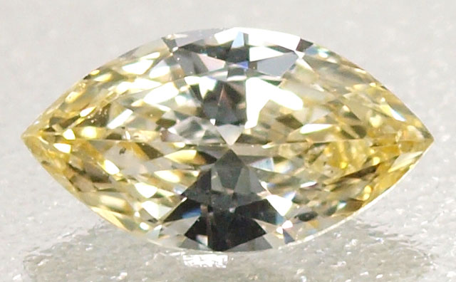 【 バイカラー風 】 天然イエローダイヤモンド ルース(裸石) 0.186ct, Under N (Very Light Yellow)(アンダーN　ベリーライトイエロー), SI-2, マーキース 【中央宝石研究所ソーティング袋付】【 送料無料 】