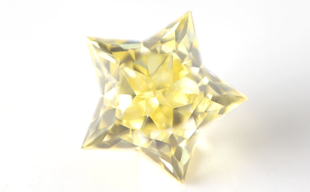 星型 (五芒星) (スター型) イエロー・ダイヤモンド ルース(裸石) 0.131ct, Fancy Light Yellow ( ファンシー・ライト・イエロー ), VVS-2, 【スター・モディファイド・ブリリアント・カット】【中央宝石研究所ソーティング袋付】【 送料無料 】