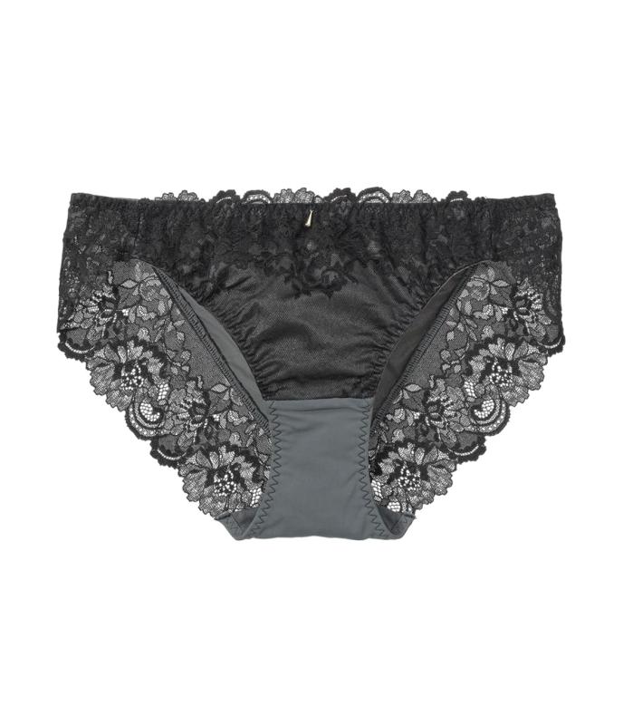 [ピーチ・ジョン] 【レース チャーム付き フィット感の良いストレッチ生地】盛れるノンワイヤーペア ショーツ