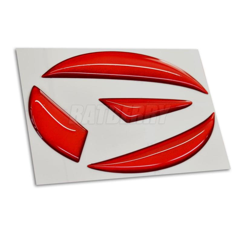 Rakuten - BATBERRY ドーミングエンブレム ダイハツver01 メタリックレッド ハイゼット トラック S500P/S510P エンブレム フロント用 メタリックカラー 1個