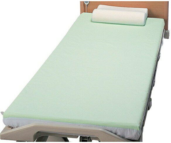 ・幅広い用途にご利用いただける二層構造・完全防水・全面シーツです。●サイズ／幅100×長さ195cm●重量／800g●素材／防水部分：デニム（綿35％・ポリエステル65％、耐熱ポリウレタンラミネート）、巻込布：ブロード（綿35％・ポリエステ...