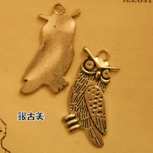 【ハンドメイドパーツ素材】アンティーク風・メタルチャーム・デコ・銀古美・フクロウ【b8d1p】