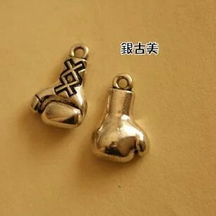 【ハンドメイドパーツ素材】アンティーク風・メタルチャーム・デコ・銀古美・ボクシング【e1f5p】