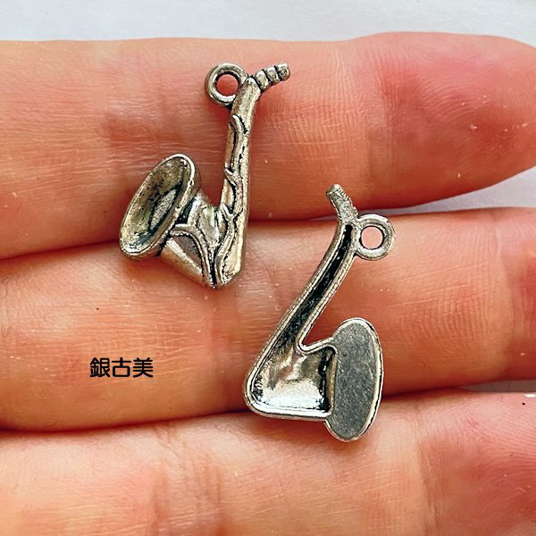 【ハンドメイドパーツ】素材アンティーク風・メタルチャーム・銀古美・パイプ【ac2131-sa】