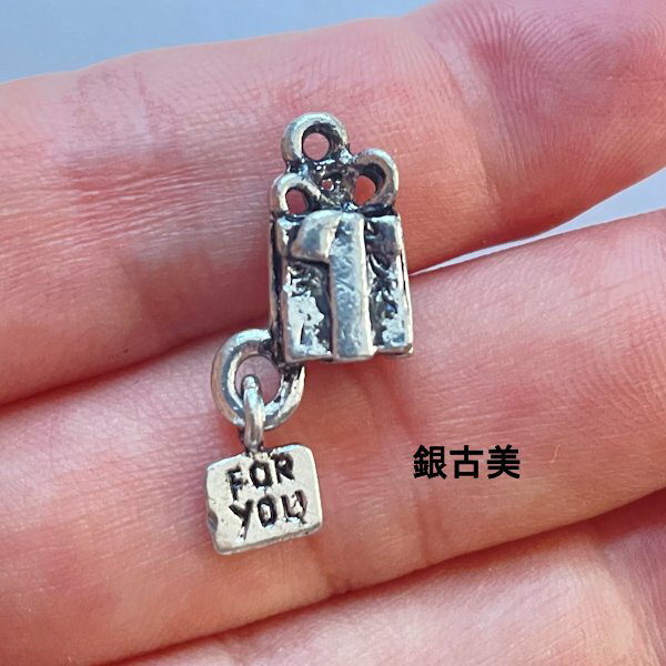 【ハンドメイドパーツ】素材・アンティーク風・メタルチャーム・銀古美・プレゼント 【ac1414-sa】