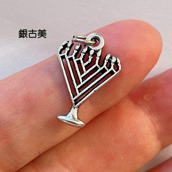【ハンドメイドパーツ】素材アンティーク風・メタルチャーム・デコ・銀古美・蝋燭 【ac1480】