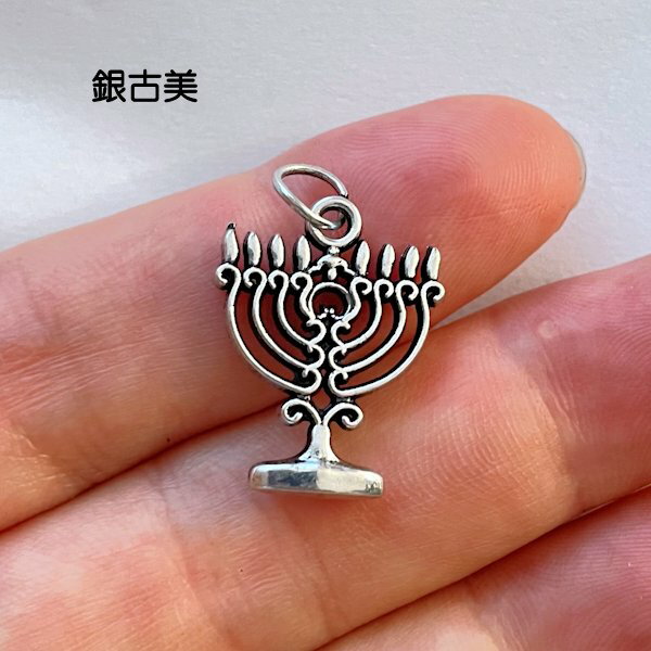 【ハンドメイドパーツ素材】アンティーク風・メタルチャーム・デコ・銀古美・蝋燭【e1g1p】