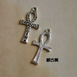 【ハンドメイドパーツ】素材アンティーク風・メタルチャーム・銀古美・エジプト十字【ac2085-sa】