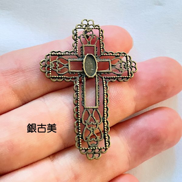 【ハンドメイドパーツ】素材アンティーク風・メタルチャーム・デコ・金古美・十字架クロース【o72】