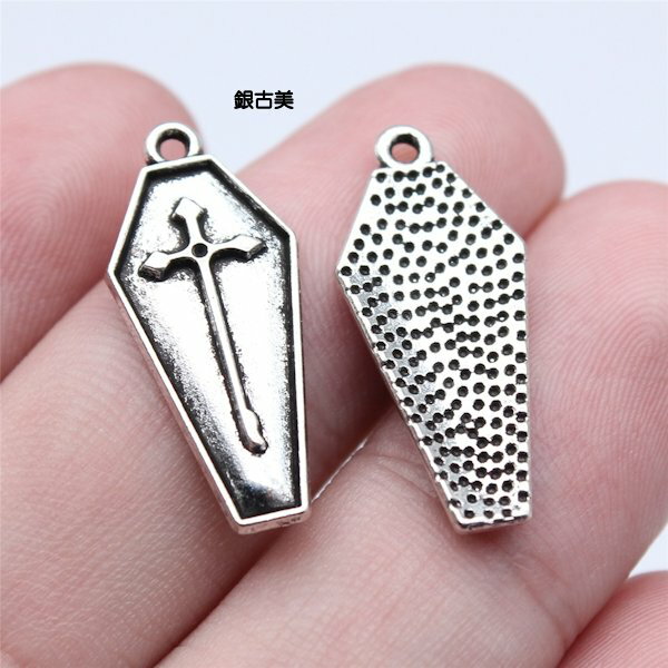 【ハンドメイドパーツ】素材アンティーク風・メタルチャーム・銀古美・棺【ac1993-ac】