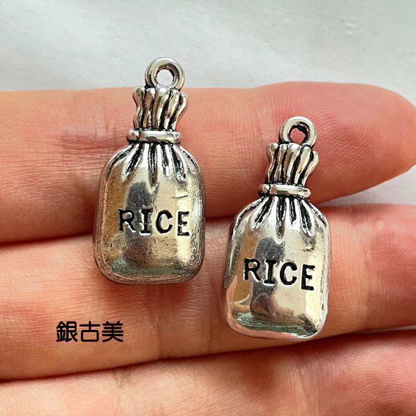 【ハンドメイドパーツ素材】アンティーク風・メタルチャーム・デコ・銀古美・ライス 【d9h1p】