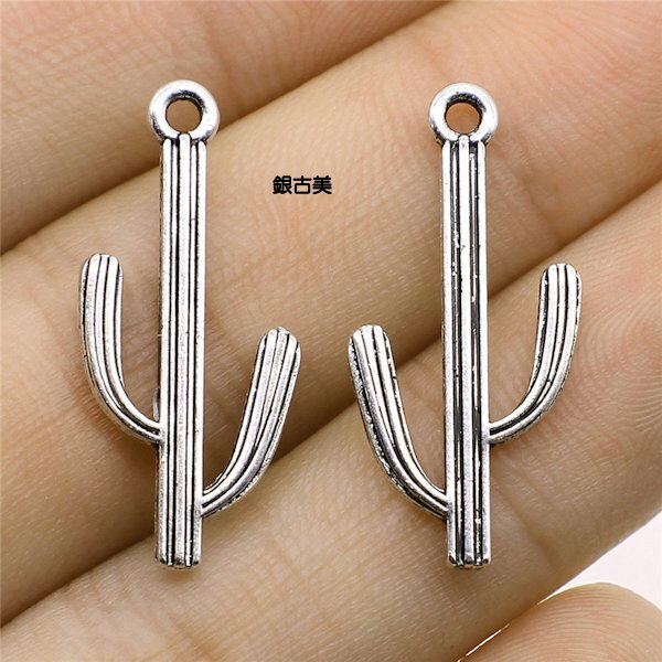 【ハンドメイドパーツ素材】アンティーク風・メタルチャーム・デコ・銀古美・サボテン【c2b2p】