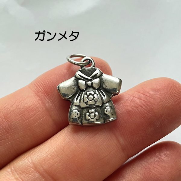【ハンドメイドパーツ】素材アンティーク風・メタルチャーム・ガンメタ・洋服【f302】