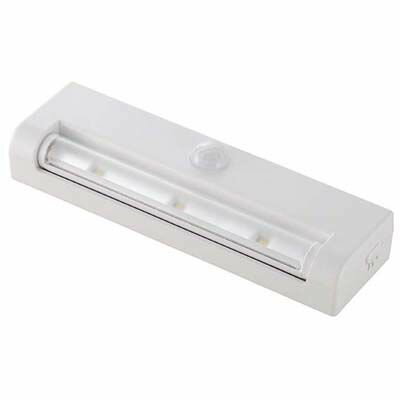 LED センサーライト ホワイト NIT-L033M-W オーム電機 LEDライト 省エネ 人感センサー 簡単設置 乾電池式 多機能 コンパクト 自動点灯 スマート