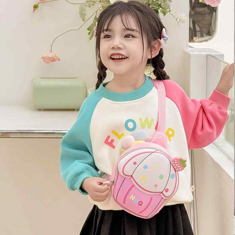 リュックサック キッズ ベビー かわいい ケーキ型 女の子 男の子 軽量 幼稚園 保育園 旅行 遠足 斜めが..