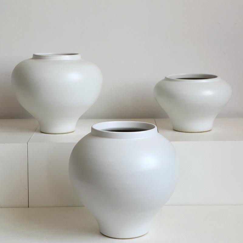花瓶 陶器 マット ホワイト 純色 剣山 生け花 花器 台座付き レトロ 果物皿 飾り