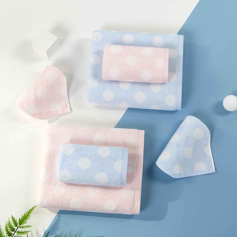 ・素材: 純綿・重さ: 約200g-300g・カラー: ピンク, ブルー・サイズ: 70cm×110cm・糸の太さ: 32番手・製造方法: ジャカード・カテゴリ: 浴巾/ビーチタオル