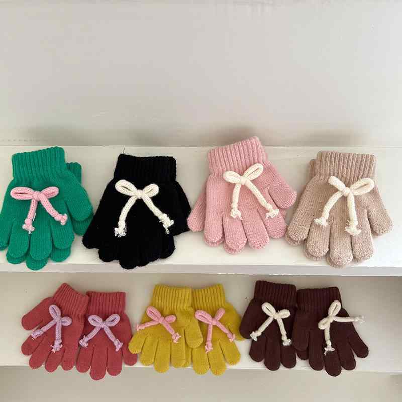 手袋 キッズ 子供用 無地 ニット 手袋 秋冬 防寒 保温 かわいい シンプル カワイイ 男の子 女の子 幼児..