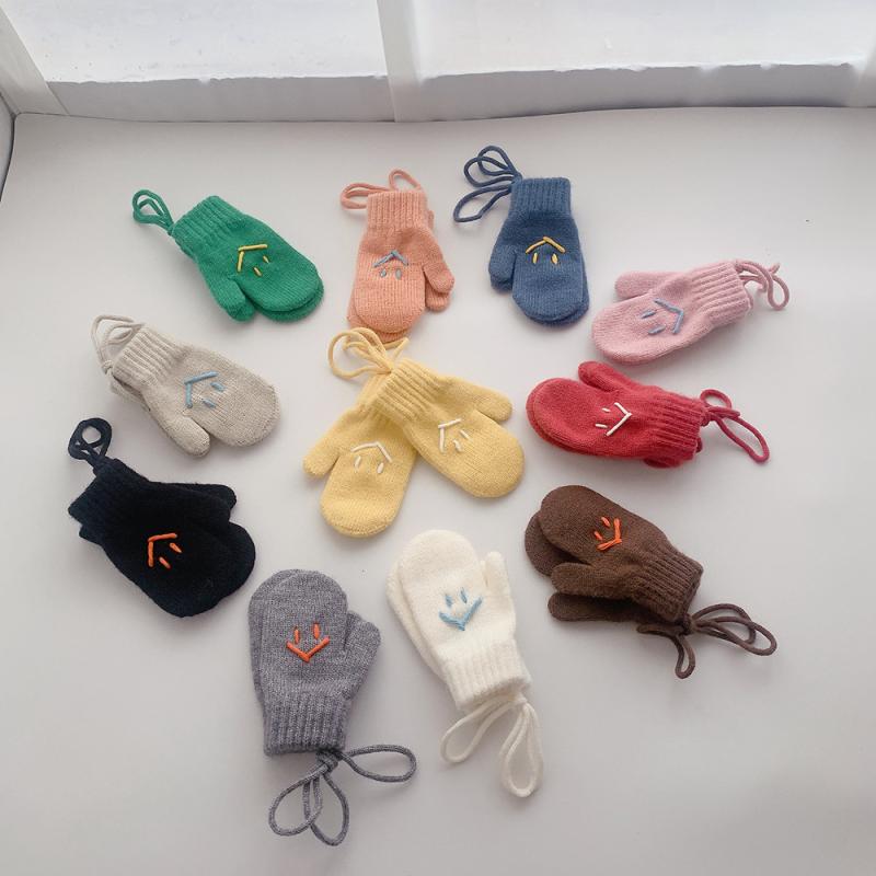 手袋 キッズ 冬用 ニット手袋 防寒 スマイル 刺繍 厚手 あったか ミトン 紐付き 男の子 女の子 2歳 3歳..