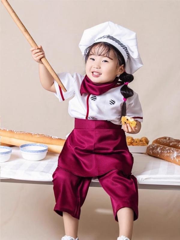 子供用シェフ服セット 幼稚園児用 お菓子作り 小さなシェフ 衣装 子供用シェフ コスプレ ワインレッド トップス パンツ 帽子 蝶ネクタイ エプロン 綿 100 110 120 130 140 150 160 170