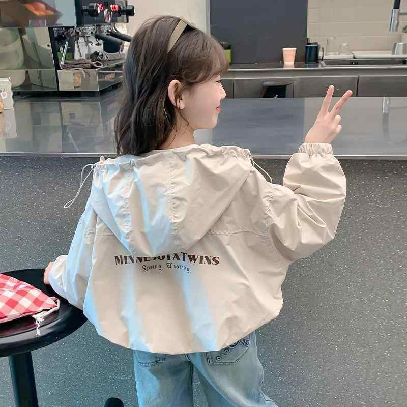 ジャケット ガールズ 子供服 スプリングコート ベージュ アウター フード付き ジャンパー ショート丈 カジュアル 無地 普段着 通学着