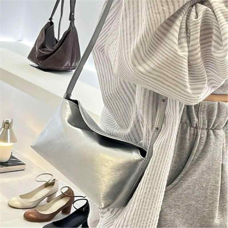 ショルダーバッグ レディース 本革 羊革 小さめ 斜めがけ ハンドバッグ レザー ポシェット 肩掛けバッグ ミニバッグ 軽量 無地 シンプル カジュアル きれいめ 普段使い